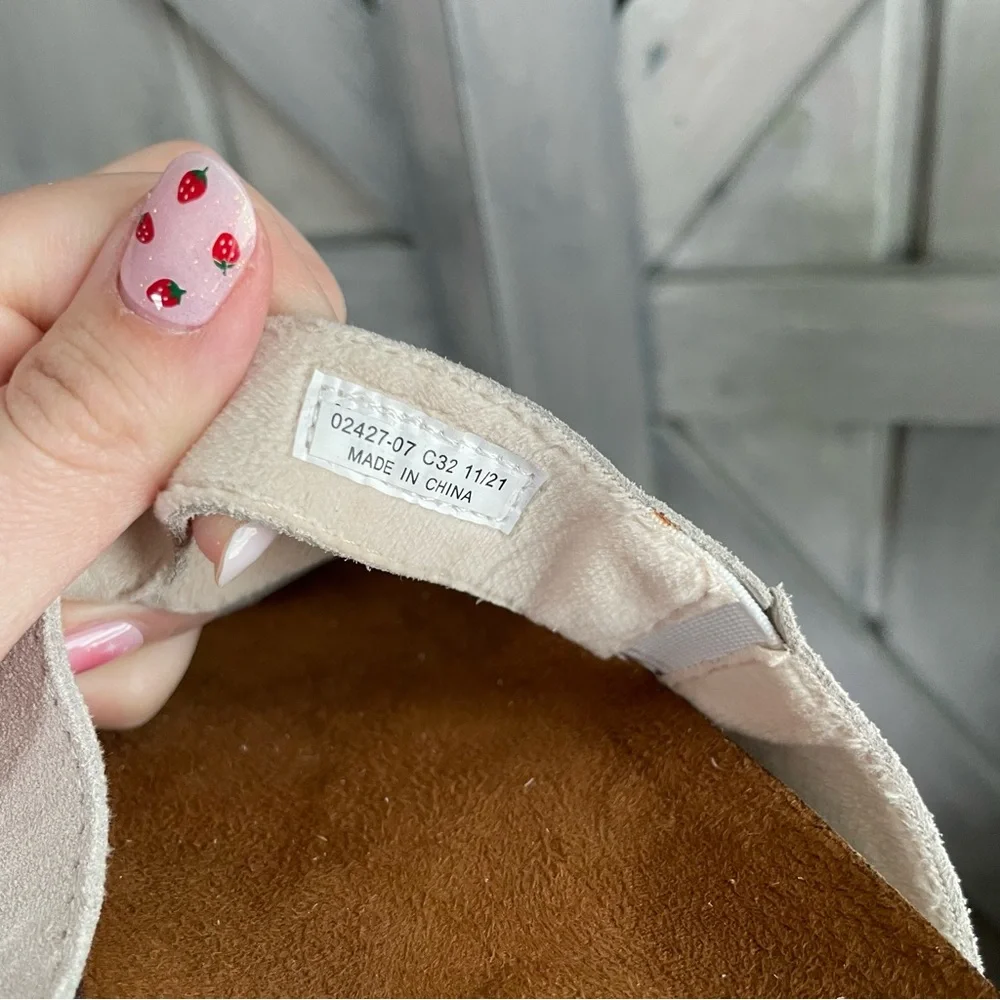 BEARPAW Women’s Ortho cow suede winter white Size 8‎ NEW